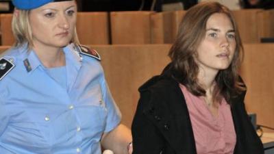 Amanda Knox, right, escorted by a penitentiary guard, arrives at the courthouse for the appeal trial in Perugia, Italy, Friday, Sept. 23, 2011. (AP Photo / Stefano Medici) Amanda Knox, right, escorted by a penitentiary guard, arrives at the courthouse for the appeal trial in Perugia, Italy, Friday, Sept. 23, 2011. (AP Photo / Stefano Medici)