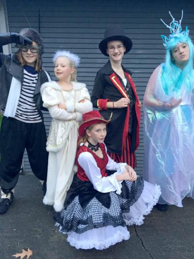 Mary Rose Krouse (“Old Crow”), Julianna Steffens (“Woman of the North”), Cypress Sechrist (“Gerda”- seated), Isabelle Spence (“Kai”) and Olivia London-Chambers (“The Snow Queen) Mary Rose Krouse (“Old Crow”), Julianna Steffens (“Woman of the North”), Cypress Sechrist (“Gerda”- seated), Isabelle Spence (“Kai”) and Olivia London-Chambers (“The Snow Queen)